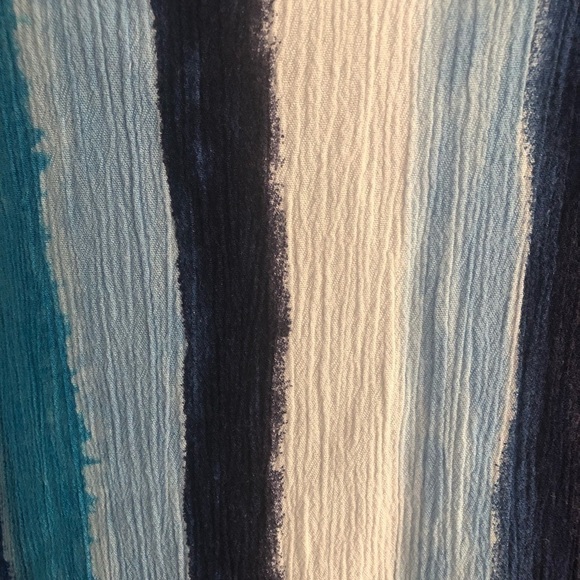 DEPT222 | Blue stripe Cold Shoulder top - Picture 5 of 8